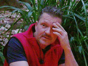 Hardy erinnert sich an die Anf&auml;nge seiner Alkoholsucht.