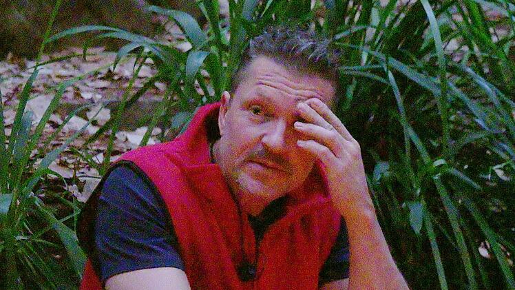 Hardy erinnert sich an die Anf&auml;nge seiner Alkoholsucht.