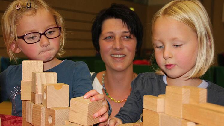 Kerstin Krippel aus Ebermannstadt mit Nina und Linda (beide 4)Foto: Sabrina Friedrich