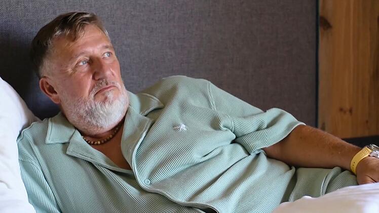 Nach seinem Entschluss fühlt Frank sich leer.