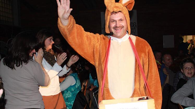 Sitzungspräsident und Akteur: Bernhard Jilke als Schnuckelhase.