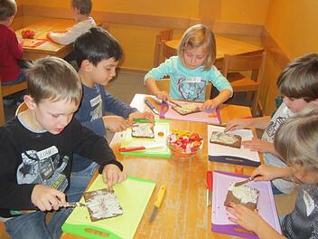 Auch beim Kindergartenfest: Tipps zum gesunden Essen