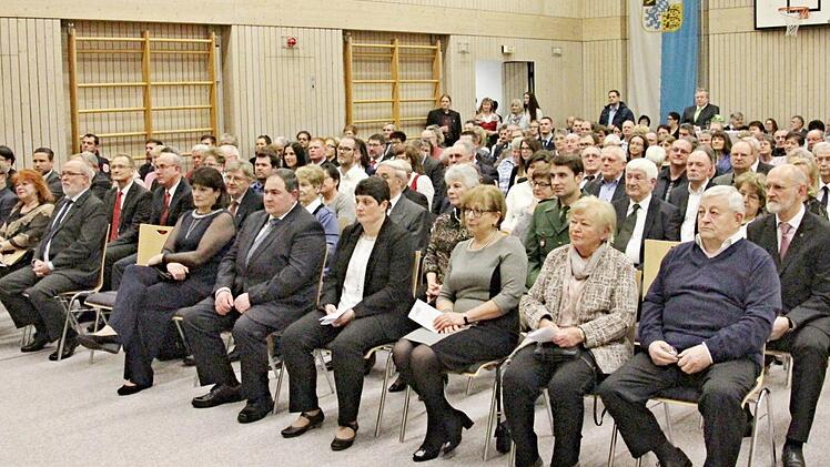 Gäste beim Jahresempfang der Gemeinde Untermerzbach in der Turnhalle der Grundschule. Helmut Will