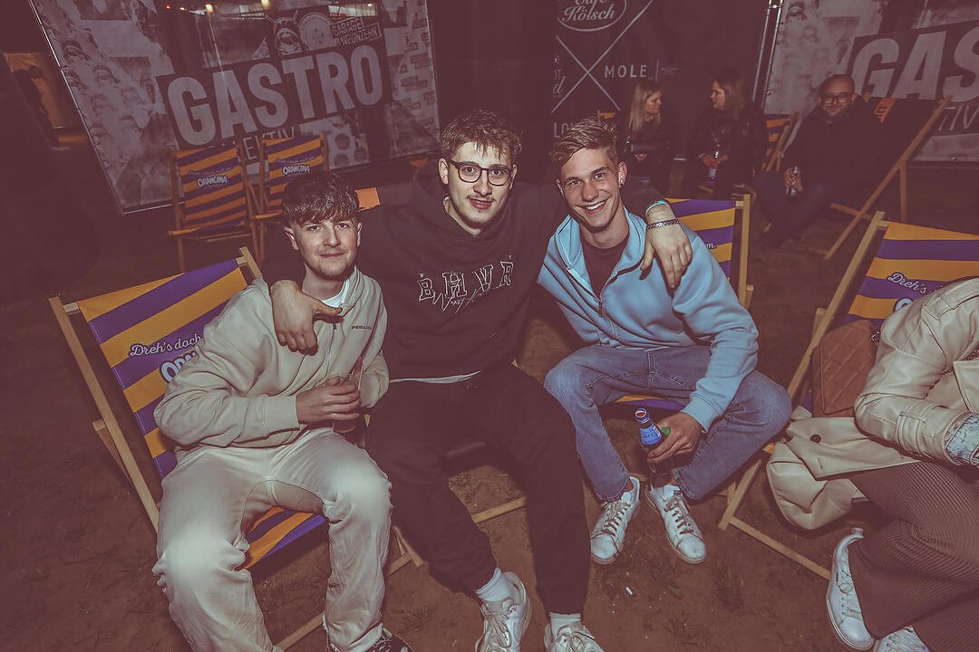 Neon Mixxed Clash m/ DJ Da Base + Nora & Chris