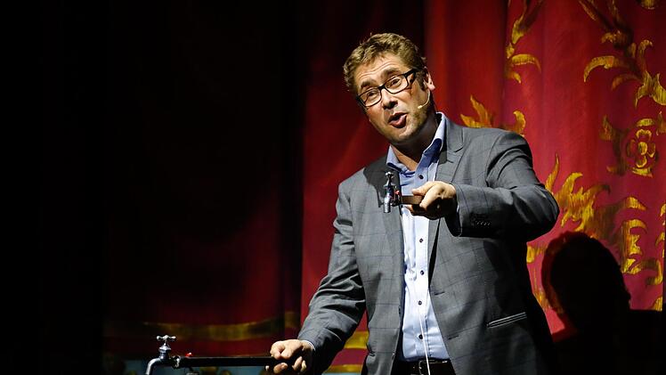 Fuchs-Varietégala 2017: Moderator Desimo. Foto: Matthias Hoch