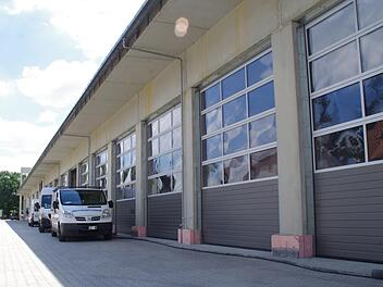 Der Vorplatz des neuen Feuerwehrzentrums in Kronach sieht schon fast fertig aus. Foto: Marco Meißner