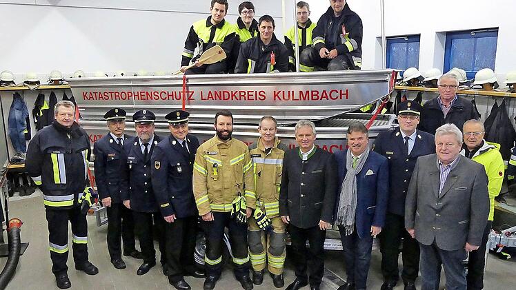 Drei neue Flachwasserschubboote stellte der Landkreis für Katastrophen- und Hochwasserfälle in Dienst. Foto: Dieter Hübner