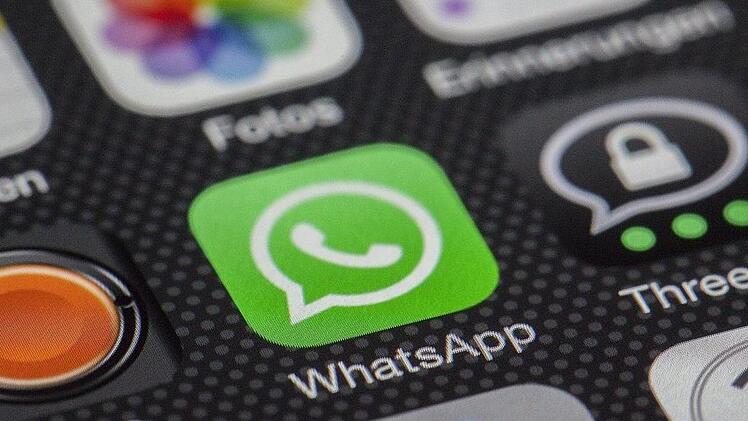 WhatsApp-User erhalten gerade einen Kettenbrief, der vor einem Virus warnt.  Symbolfoto: Pixabay/ LoboStudioHamburg