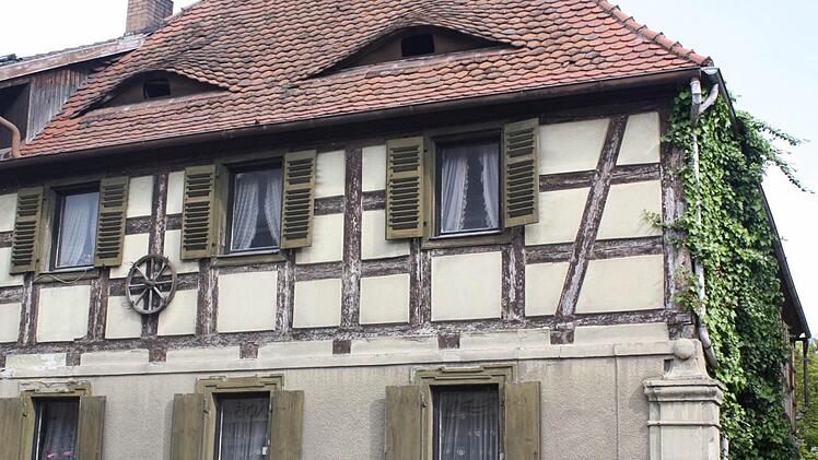 Dieses Fachwerkhaus in der Hauptstraße stand in der Nähe des Feuers, blieb aber von den Flammen verschont.