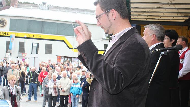 Roman Steiger beim Dirigieren Foto: Veronika Schadeck