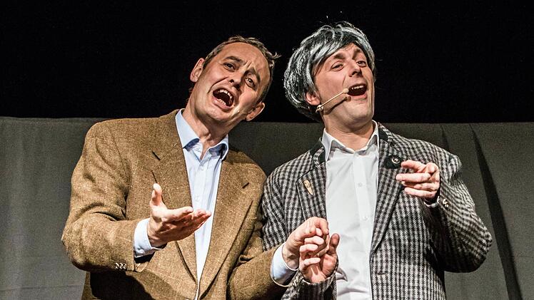 So feiert das Trio "TBC" die offizielle Premiere seines neuen Programms "Aller Unfug ist schwer" im Coburger Kongresshaus.