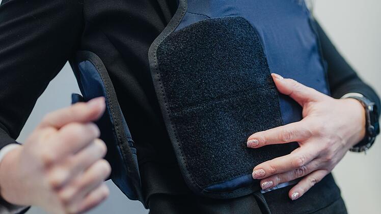 Schutzwesten für Gerichtsvollzieher