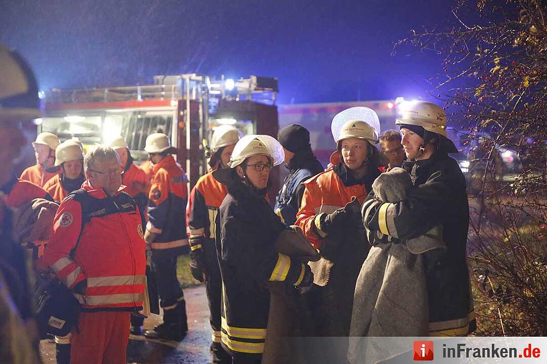 Pkw rollt bei Theres in Main: 23-Jährige stirbt