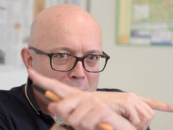 Vorwärts sprechen kann jeder. Damian Imöhl kann auch ganze Sätze rückwärts sprechen.  Foto: Stefan Puchner, dpa