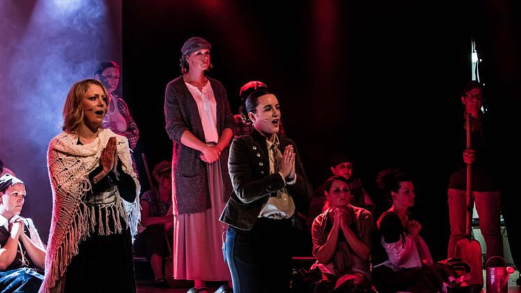 Impressionen von der Show-Gala des Vocalensembles Coburg unter der Leitung von Steffi Berg in Bad RodachFoto: Jochen Berger