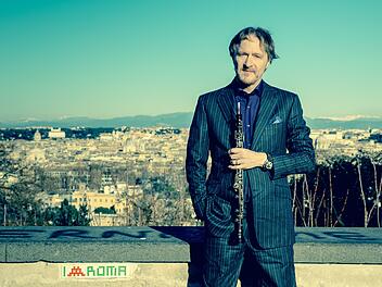 Mit dem Solo-Oboisten der Berliner Philharmoniker Albrecht Mayer hat das BKO einen veritablen, weltweit gefeierten Klassik-Star in die Rhön eingeladen.  Die Sommerkonzerte des BKO finden am Samstag, 17. Juli statt.  Foto: Holger Hage