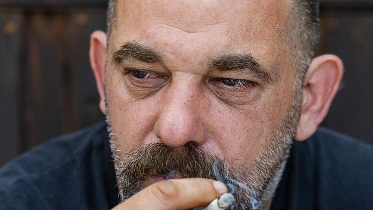 Martin war Scharfschütze bei den Feldjägern. Die Einsätze haben sein Leben verändert. Er suchte sich Hilfe bei einem Psychologen.