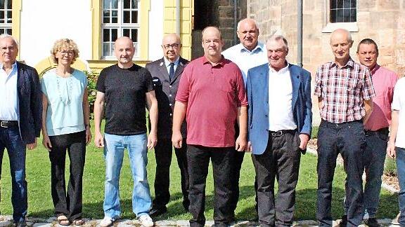 Verabschiedungen und Dienstjubil&auml;en (v.&nbsp;l.): stellvertretende Landr&auml;tin Rosi Kraus, Martin Hempfling, Hildegard Schwarzmann, Stefan Richter, Berthold Burkhardt, Frank Riedel, Otto Kalb, Eberhard Heublein, Herbert Meier, Florian Br&uuml;tting, Gerhard S...