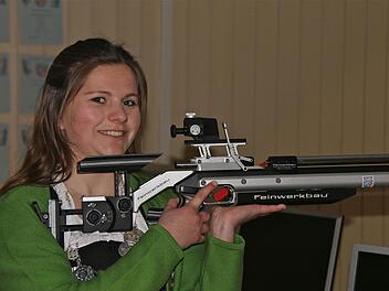 Bezirksjugend-Schützenkönigin Lena Müller  Foto: Gerd Schaar