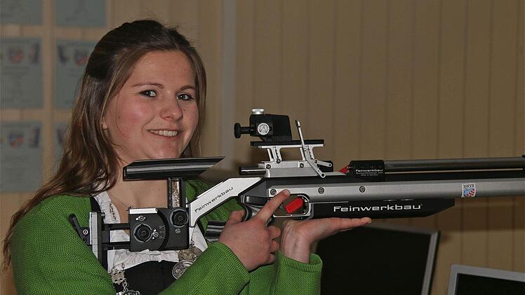 Bezirksjugend-Schützenkönigin Lena Müller  Foto: Gerd Schaar