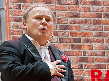 Claus F. Frankl inszeniert im Sommer 2016 Leo Falls Operette "Der fidele Bauer" in Heldritt. Foto: Archiv/Jochen Berger