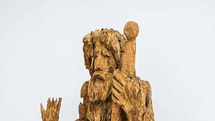 Unter dem Titel "Stationen des Menschseins" zeigt der Bildhauer Andreas Kuhnlein Holzskulpturen im Kunstverein Coburg. Die Ausstellung wird am 6. Juli eröffnet.Foto: Jochen Berger