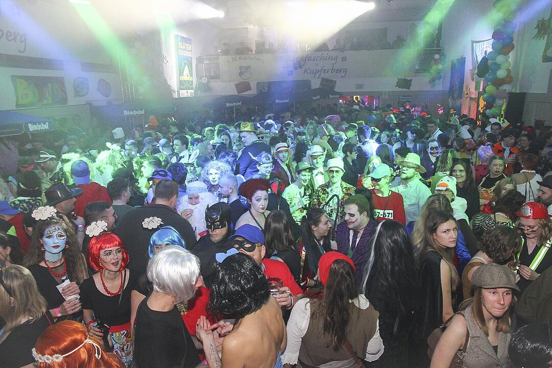 Super Stimmung beim Blütenfasching