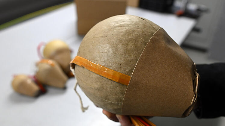 Frickingen: Explosion von Kugelbombe verletzt Mann (38) vor Silvester