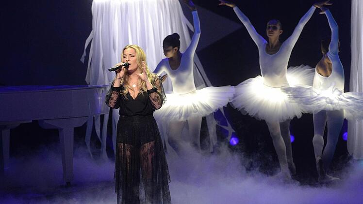Die Gruppe Fahrenhaidt mit der Sängerin Amanda Pedersen tritt am 05.03.2015 beim deutschen Vorentscheid «Unser Song für Österreich» für den Eurovision Song Contest 2015 (ESC) in Hannover (Niedersachsen) auf. Foto: Peter Steffen/dpa