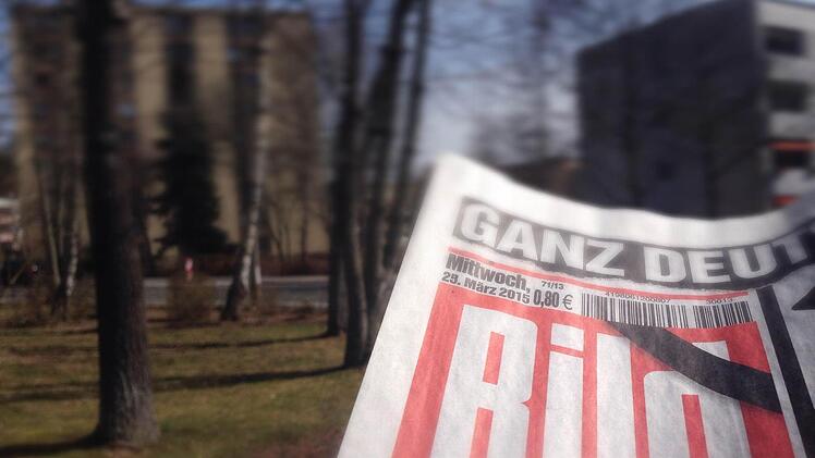 Die Kollegen der Bildzeitung sind nicht immer willkommen. Doch Gewaltanwendung ist auch bei einer anderen Meinung ausgeschlossen.  Foto: Michael Busch