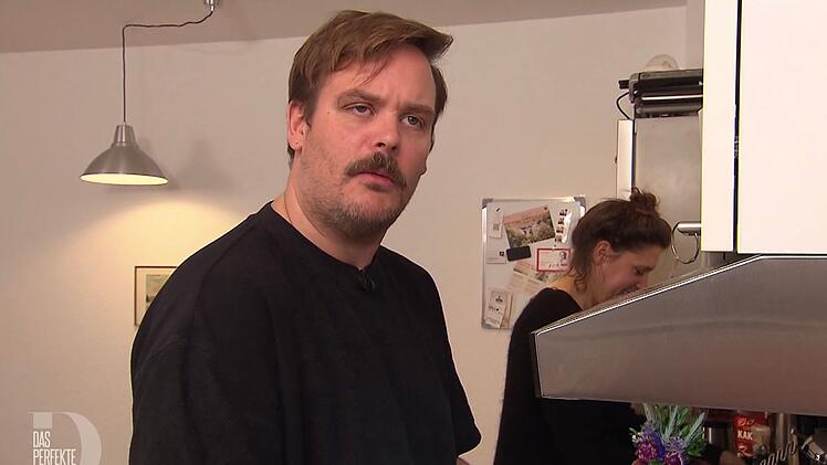 Angelika unterst&uuml;tzt Johannes bei seinem "perfekten Dinner".