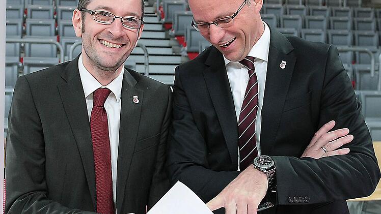 Sportdirektor Daniele Baiesi (links) und Geschäftsführer Rolf Beyer ist es gelungen, eine Mannschaft mit toller Perspektive auf die Beine zu stellen. Foto: sportpress