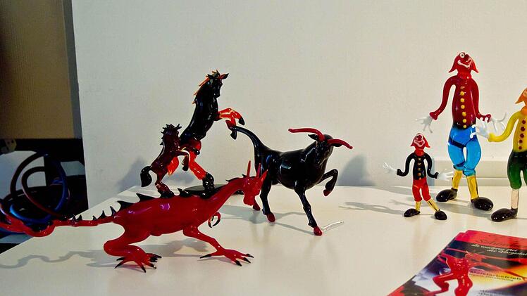 mpressionen vom Lampenglas-Workshop im Glasmuseum Rosenau: Werke von Olaf SchönherrFoto: Jochen Berger