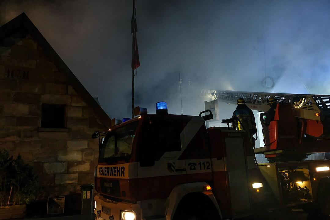 Nürnberger Gaststätte geht in Flammen auf: Anwohner evakuiert