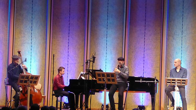 (Von links) HD Lorenz, Stanley Schätzke,  Manuel Munzlinger und Götz Schubert bei ihrem Konzert im Rahmen des Winterzaubers.Thomas Ahnert