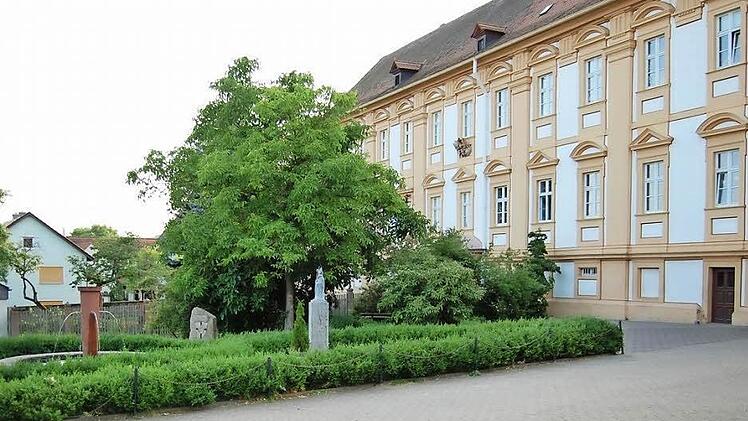 Das Umfeld der Propstei soll demnächst aufgewertet werden.  Fotos: Günther Straub