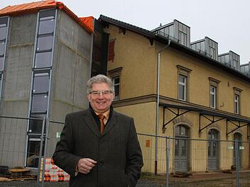 Der Gesundheitsbahnhof war für Bürgermeister Günther Hübner die wichtigste Baustelle seiner ersten Amtszeit. Er verspricht sich von der Initiative viel für Harsdorf. Nach 50 Jahren Vakanz gibt es jetzt endlich wieder eine Arztpraxis in der Gemeinde. Foto: Dagmar Besand