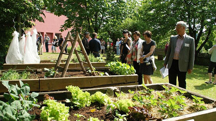 Besonders angetan war die Bewertungskommission vom Schulgarten der Grundschule in Kirchlauter, in den viel ehrenamtliches Engagement floss. Fotos: Sabine Weinbeer