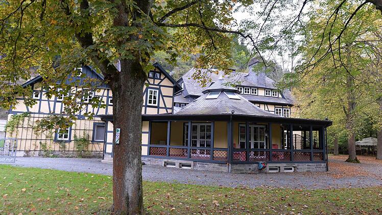 Blick auf die Villa Falkenstein Foto: Ronald Rinklef