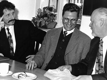 Den Liberalen gelang es häufig, Spitzenpolitiker der FDP nach Kulmbach zu holen. Unser Bild entstand im März 1996 und zeigt Karl Gerstner (†) zusammen mit dem damaligen Generalsekretär und späteren Außenminister Guido Westerwelle (Mitte) und Georg Stoll (links).  Foto: BR-Archiv