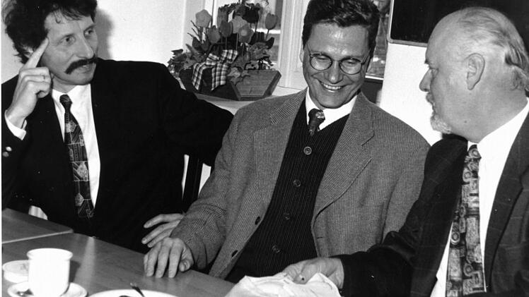Den Liberalen gelang es häufig, Spitzenpolitiker der FDP nach Kulmbach zu holen. Unser Bild entstand im März 1996 und zeigt Karl Gerstner (†) zusammen mit dem damaligen Generalsekretär und späteren Außenminister Guido Westerwelle (Mitte) und Georg Stoll (links).  Foto: BR-Archiv