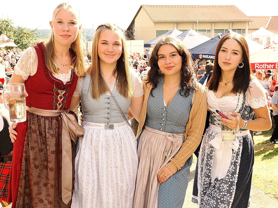 Motivwägen, Trachtengruppen und Musik-Kapellen