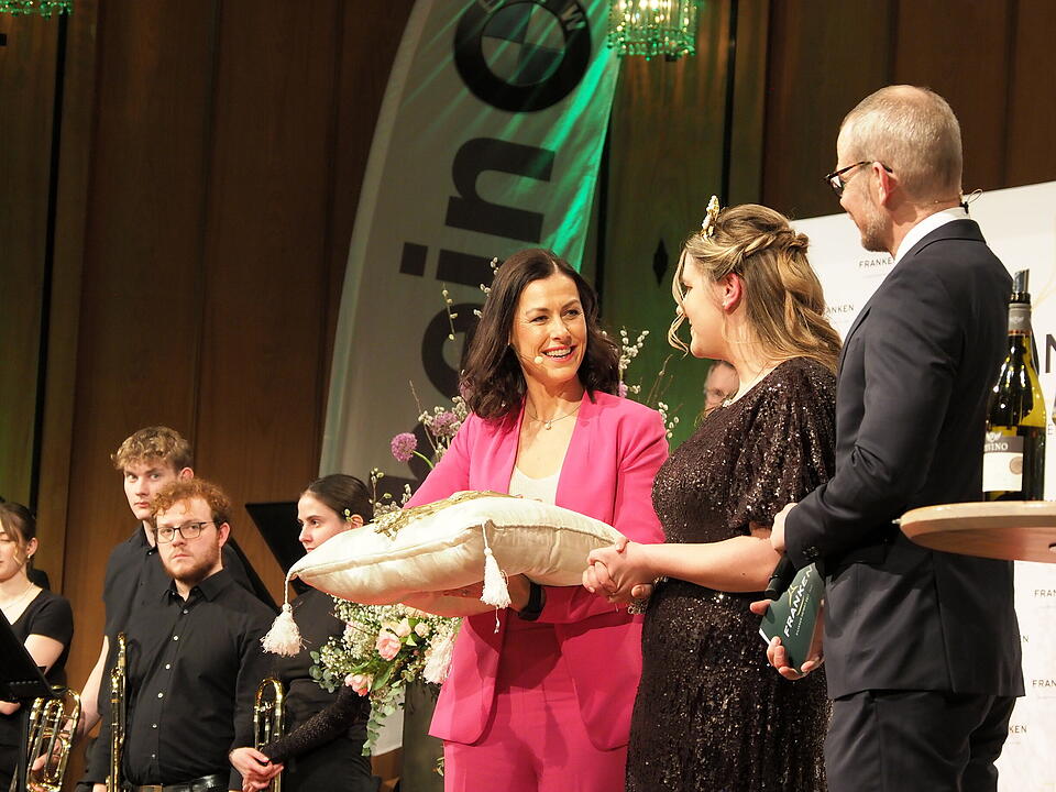 Die 68. Fr&auml;nkische Weink&ouml;nigin wurde gekr&ouml;nt.