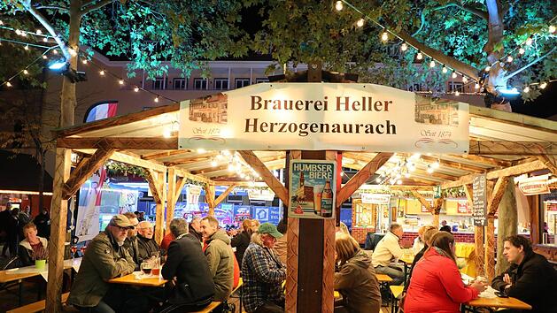 Bier aus Herzogenaurach auf der Kirchweih in Fürth Foto: Udo Dreier