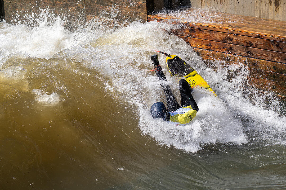 Die Surferwelle mitten in Nürnberg