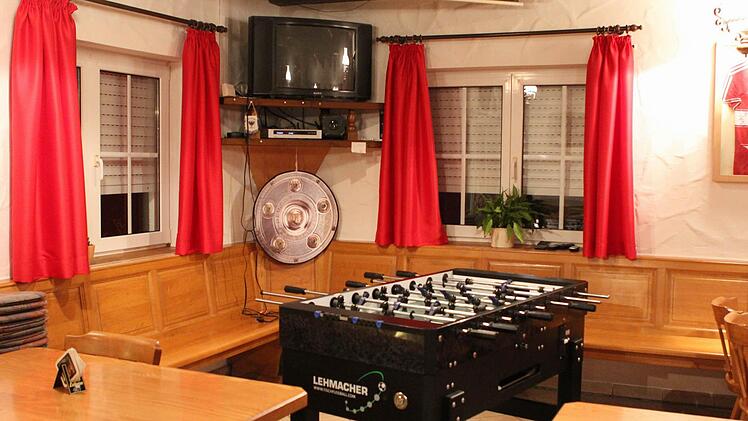 In der Gaststätte des Fanclubs wird an jedem Spieltag Fußball geschaut.