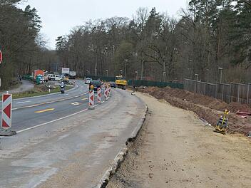 Blick stadteinwärts: Die Autobahn-Anschlussstelle Bamberg-Ost bekommt unter anderem stadteinwärts eine Einfädelspur. Foto: Ronald Rinklef