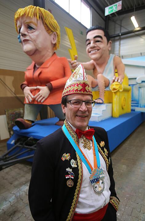 Motivwagen für Kölner Rosenmontagszug