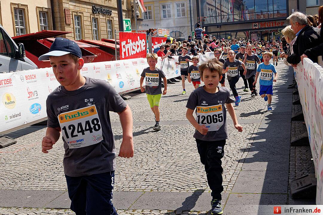 Weltkulturerbelauf 2017 in Bamberg: Der Zieleinlauf am Maxplatz