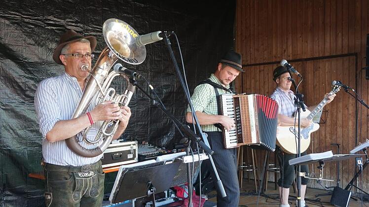 Ein voller Erfolg wurde der Auftritt von Spilk (Foto) und Fredi Breunig beim Open-Air des Heimatsvereins Schmalwasser.  Foto: Marion Eckert